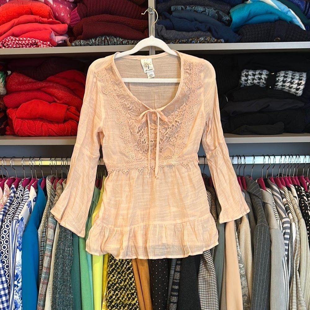 Self Esteem peach v neck embroidered long sleeve ruffled bottom top size S